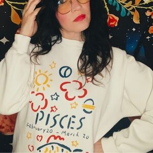 Vintage Pisces Graphic Sweatshirt